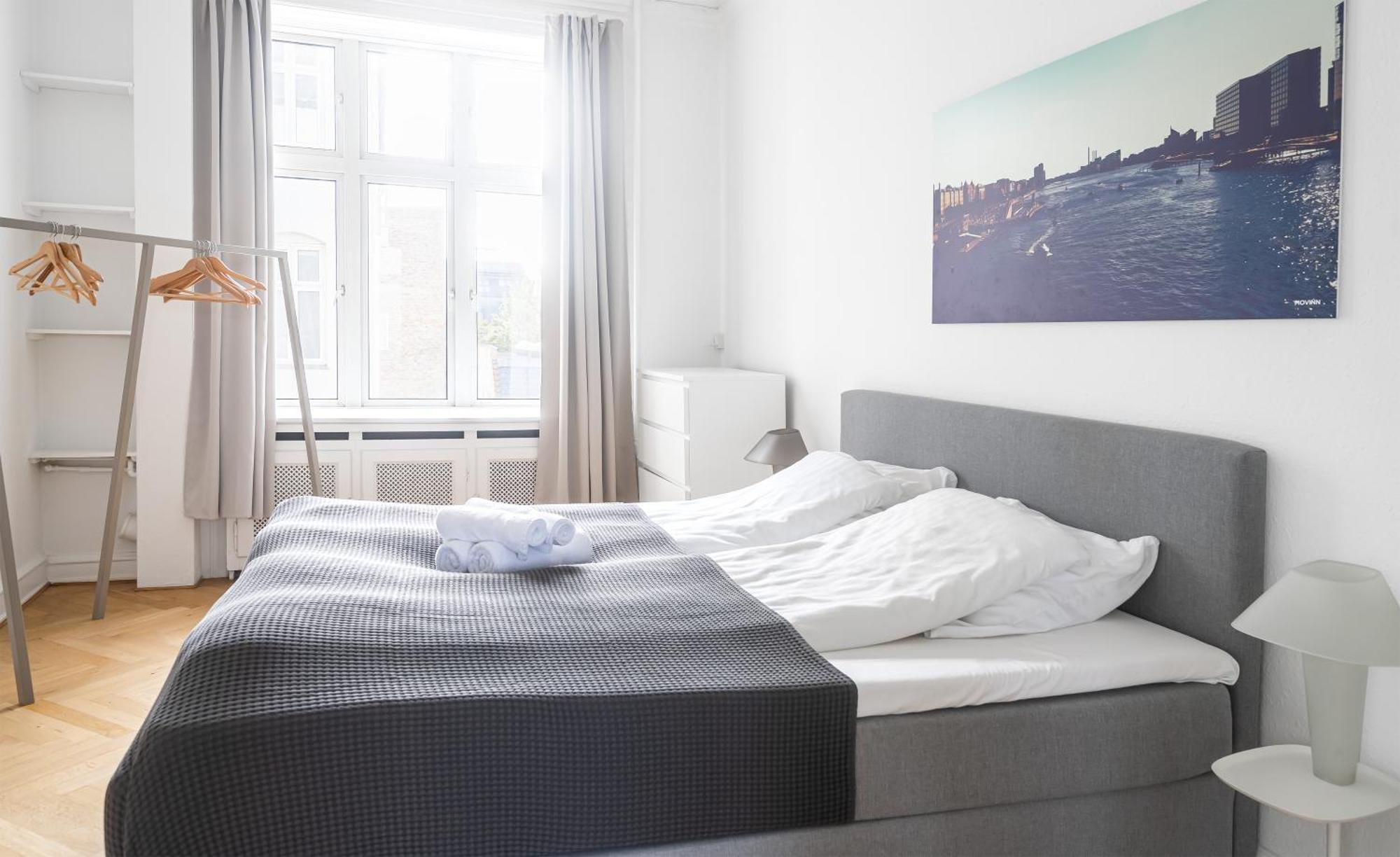 Apartment Fantastic 3-bed With French Balcony And Lake-views