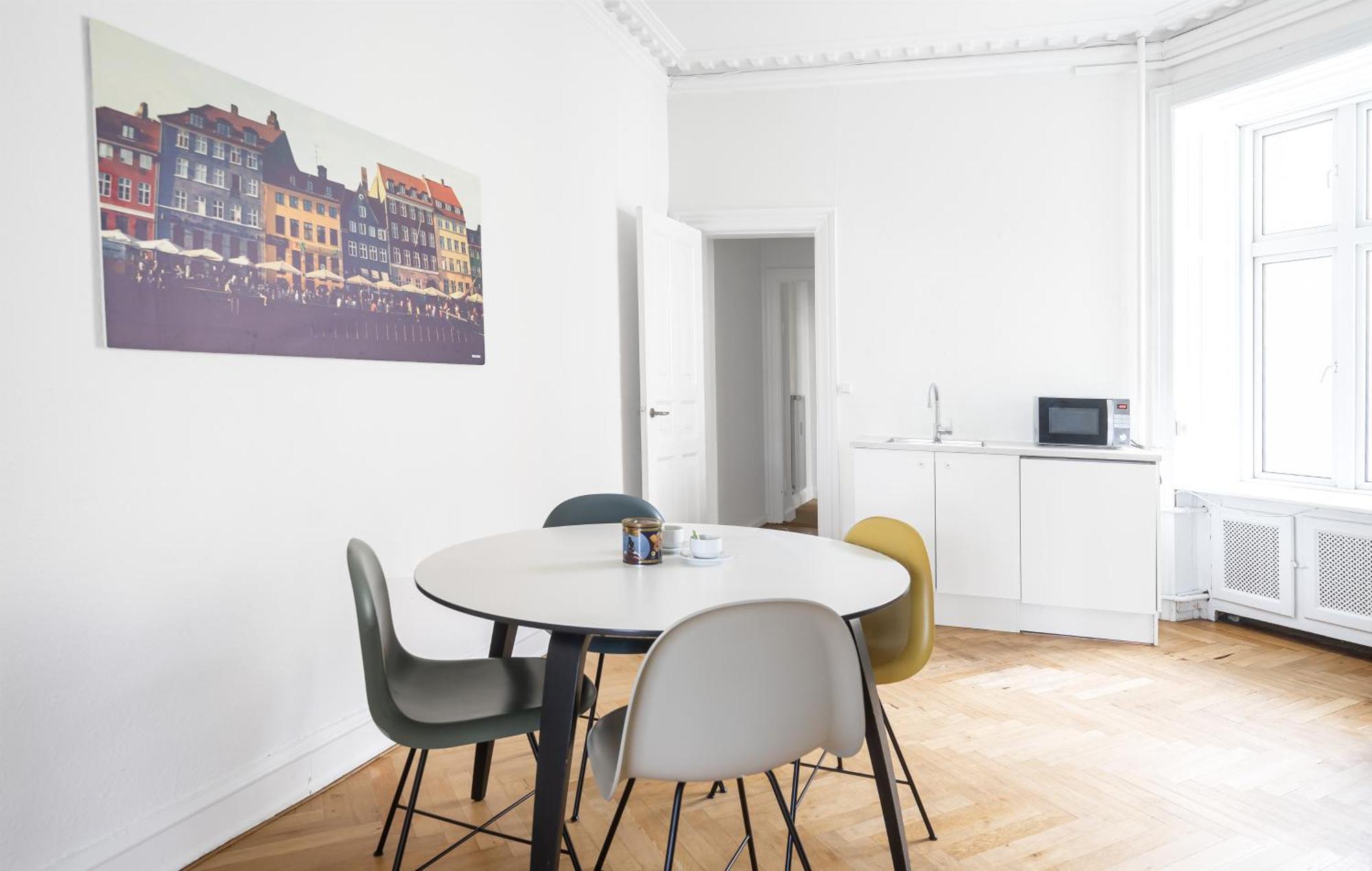 Appartement Fantastic 3-bed With French Balcony And Lake-views *